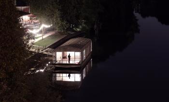 floating house : by night